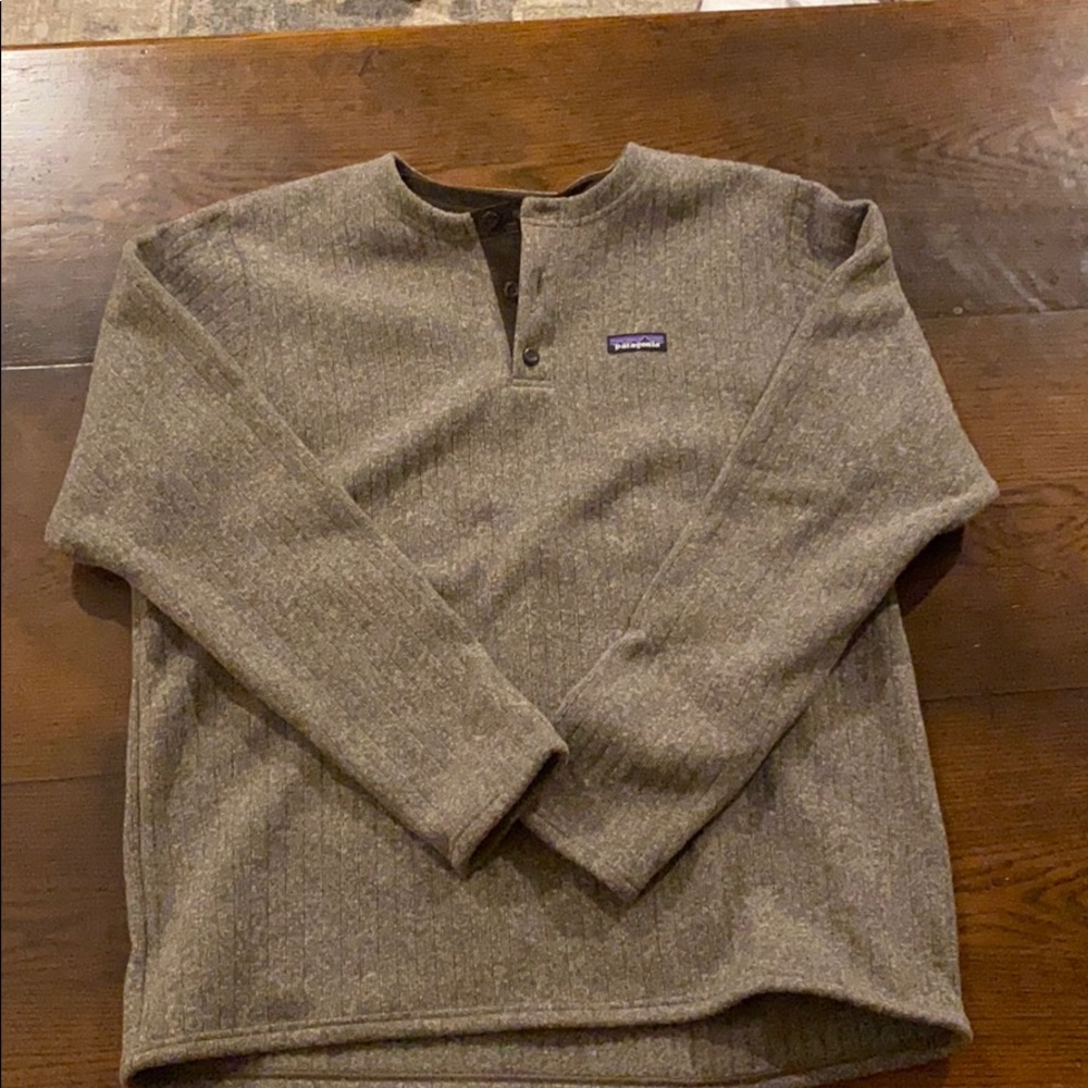 Men’s Patagonia better sweater Henley pullover.